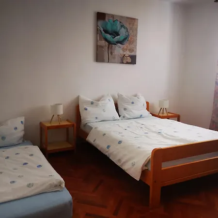Apartment Boutique Julija *