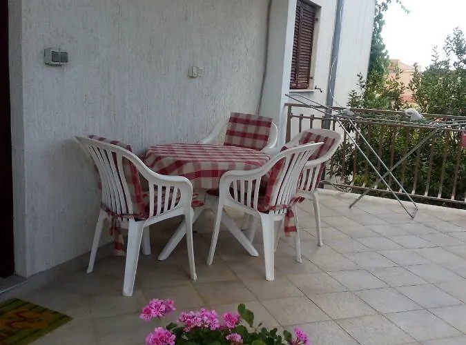 Boutique Julija Βόντιτσε