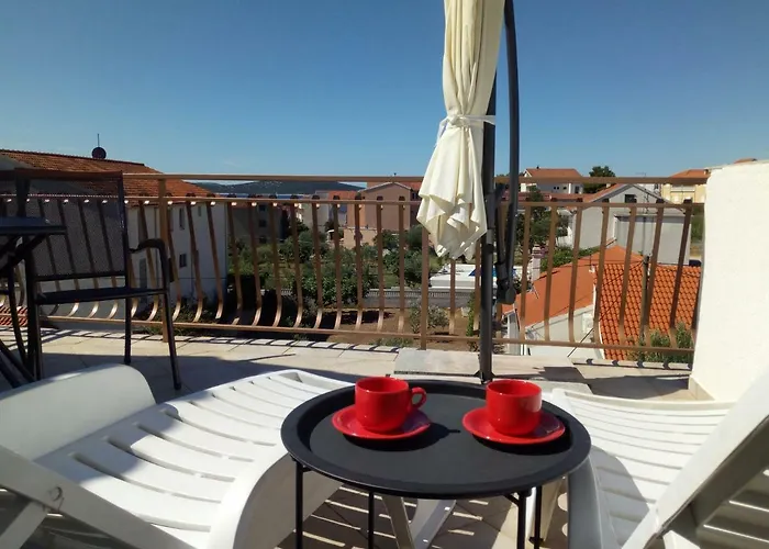 Boutique Julija Βόντιτσε